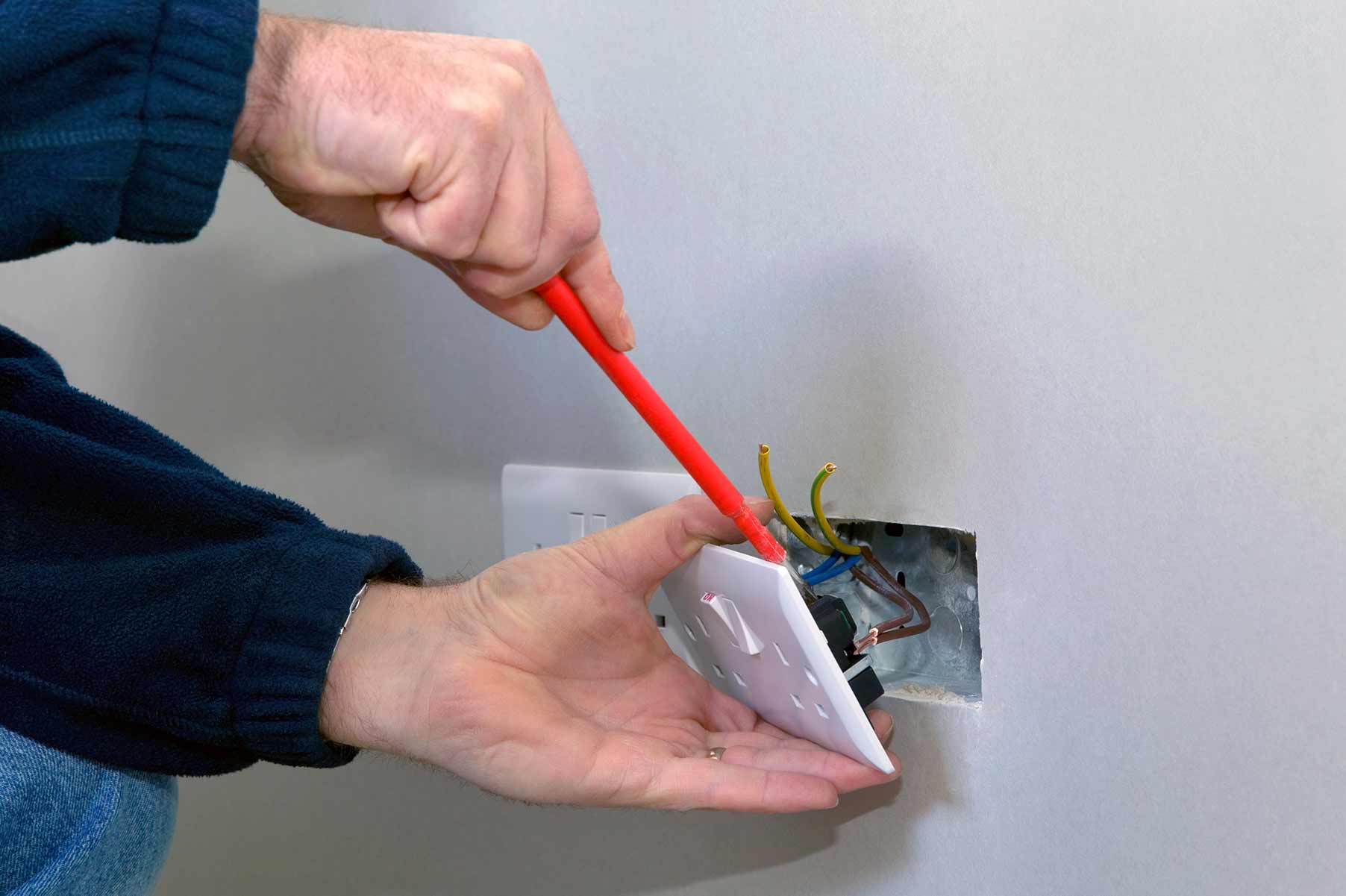 Our electricians can install plug sockets for domestic and commercial proeprties in Enfield Town and the local area. 